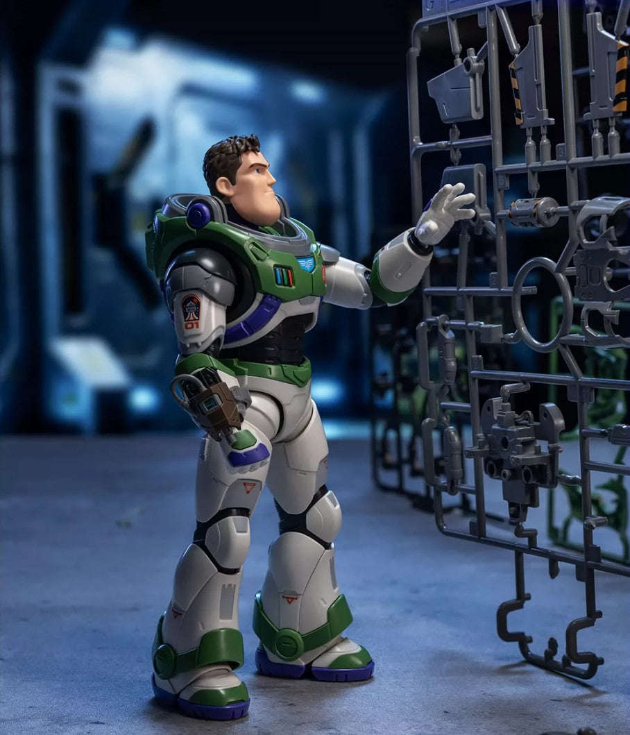 Buzz Lightyear Space Ranger Model Kit – 17cm Action Figure with SOX & Accessories
